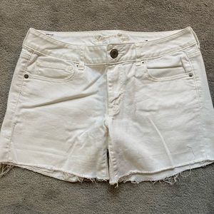 American Eagle White Stretch Shorts